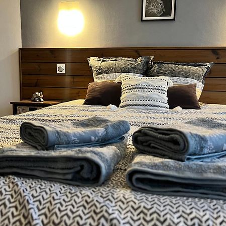 Chambres D'Hotes Le Saint Victor - Provence, Vaucluse Pernes-les-Fontaines Eksteriør billede