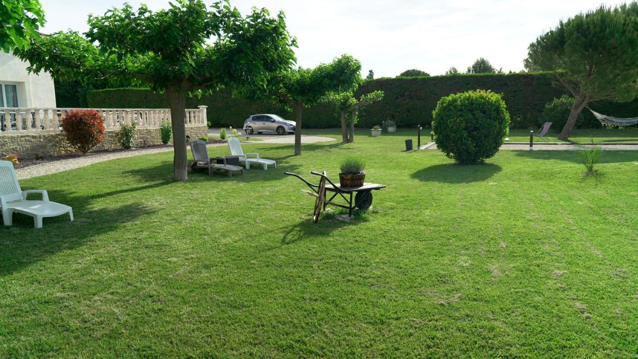 Chambres D'Hotes Le Saint Victor - Provence, Vaucluse Pernes-les-Fontaines Eksteriør billede