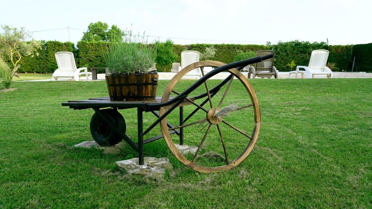 Chambres D'Hotes Le Saint Victor - Provence, Vaucluse Pernes-les-Fontaines Eksteriør billede