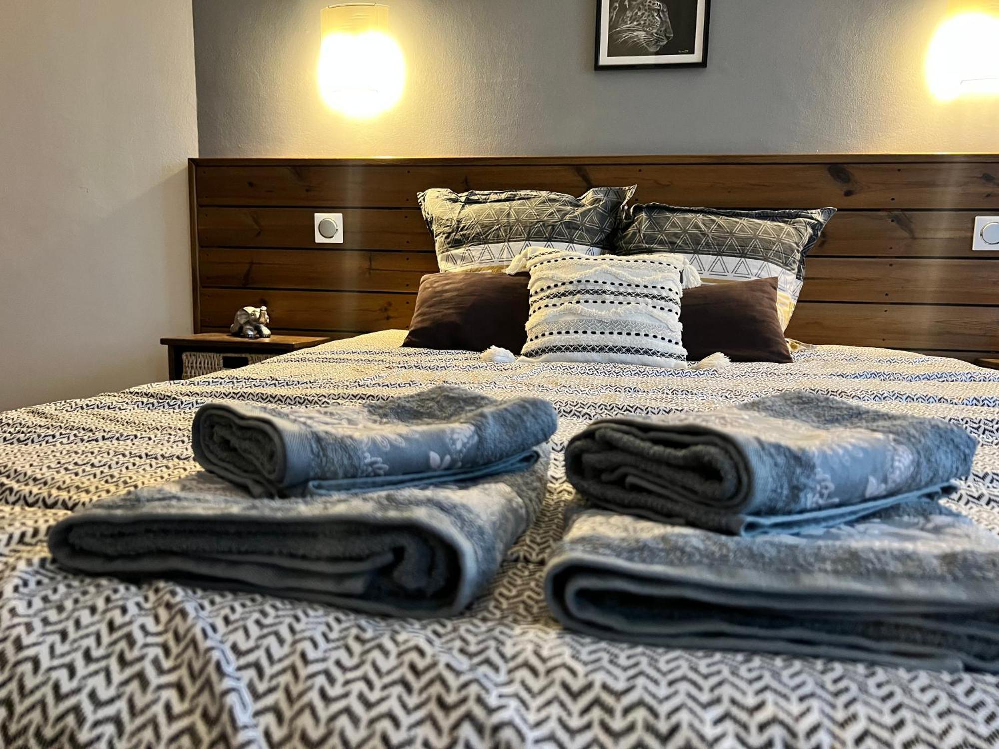 Chambres D'Hotes Le Saint Victor - Provence, Vaucluse Pernes-les-Fontaines Eksteriør billede
