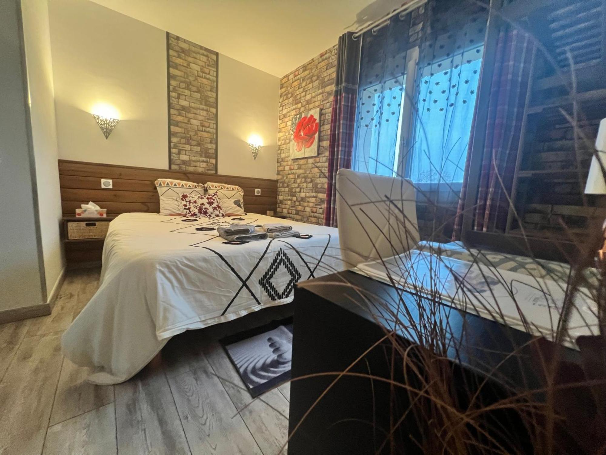 Chambres D'Hotes Le Saint Victor - Provence, Vaucluse Pernes-les-Fontaines Eksteriør billede